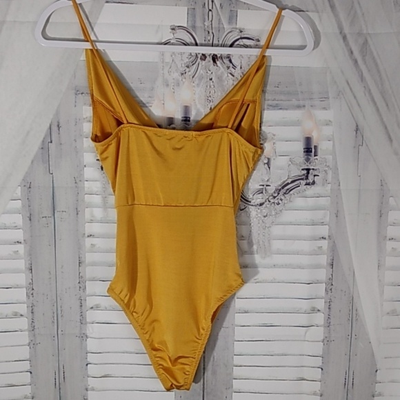 Nasty Gal Cowl Neck Bodysuit Size 0 - Picture 6 of 8